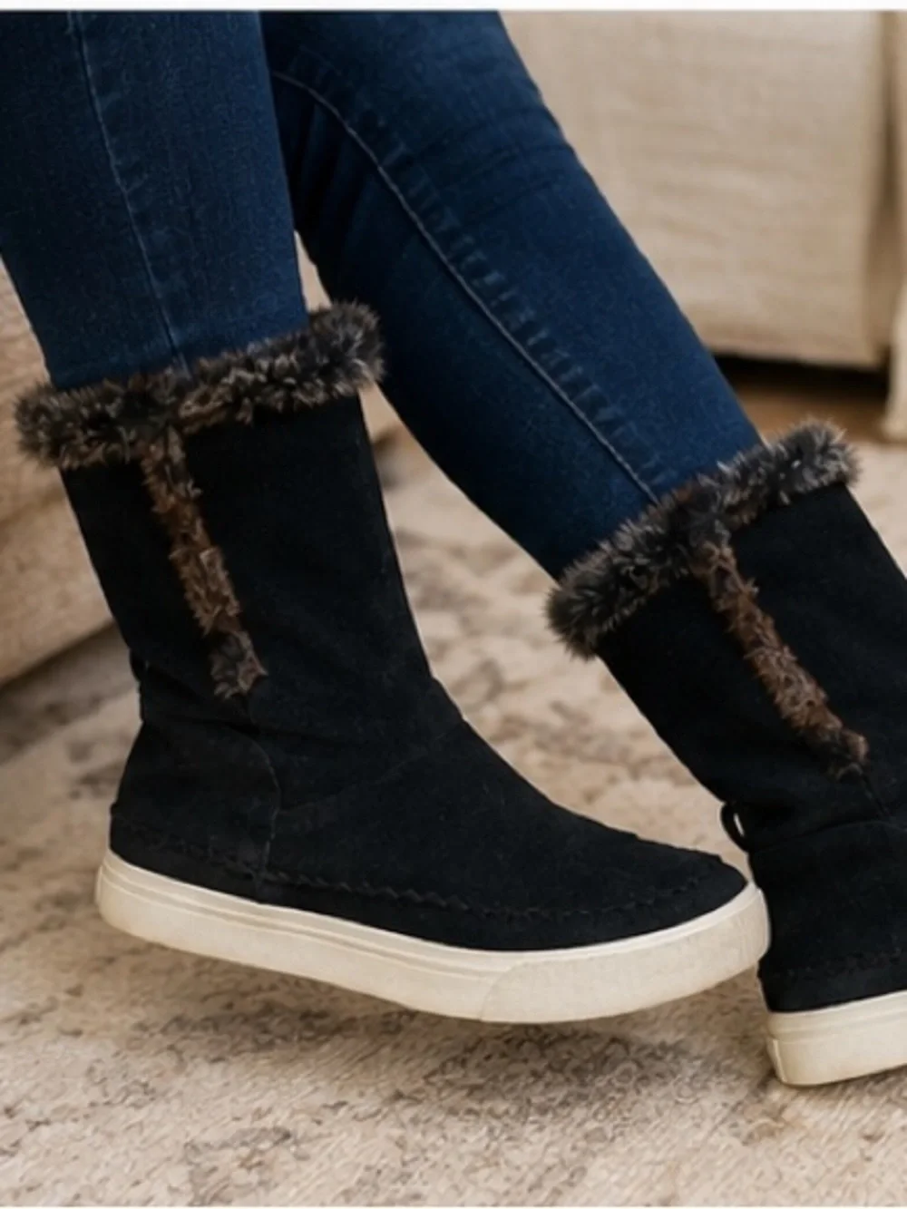 TOMS‎ Vista Boots Size 8 Black Suede Faux Fur PullOn Winter Mid Calf Comfort